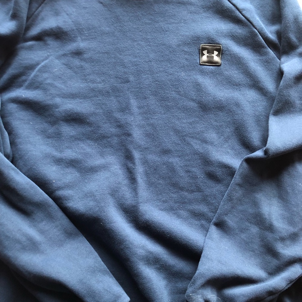 Under Armour Men's Dark Blue Crewneck Sweatshirt with Logo Patch